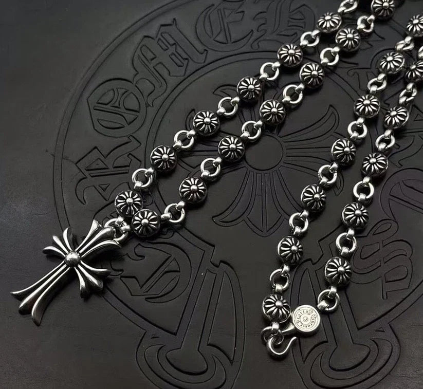 CH LOGO NECKLACE 9