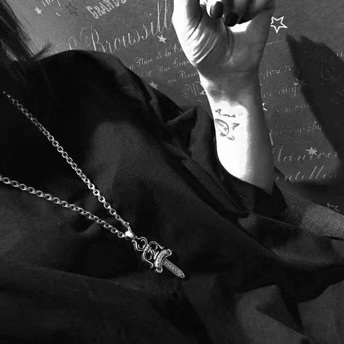 CH LOGO NECKLACE 6